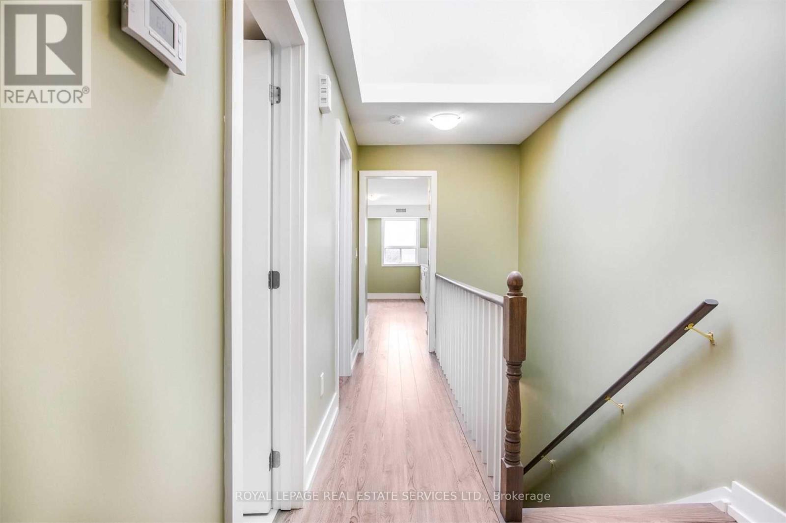 Upper - 86 Givins Street, Toronto, Ontario  M6J 2X8 - Photo 8 - C13642352