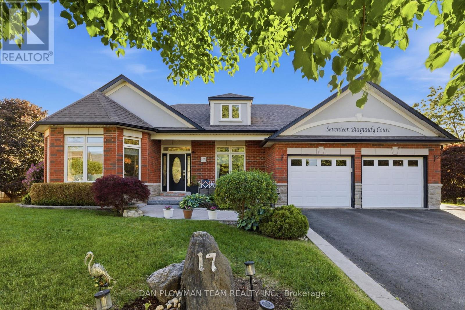 17 BURGUNDY COURT, Whitby, Ontario