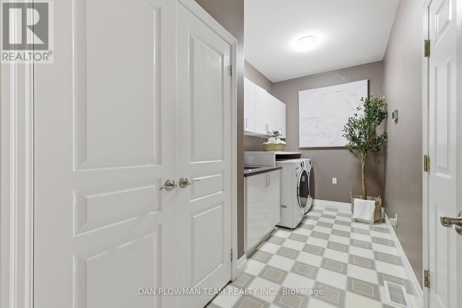 17 Burgundy Court, Whitby, Ontario  L1R 3H7 - Photo 31 - E13642366