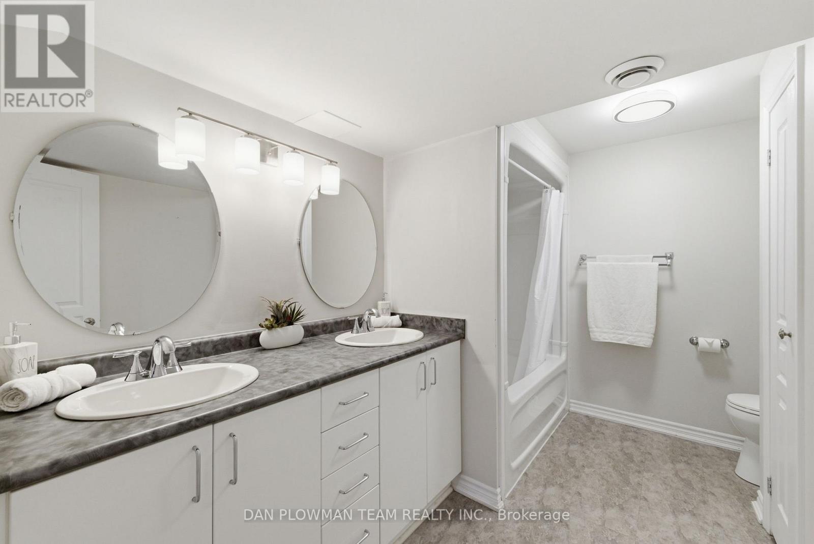 17 Burgundy Court, Whitby, Ontario  L1R 3H7 - Photo 41 - E13642366