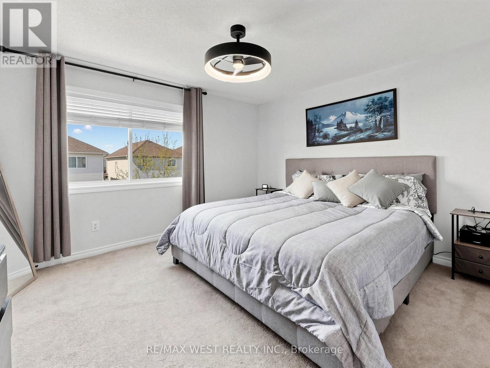 195 Banting Crescent, Essa, Ontario  L0M 1B6 - Photo 12 - N13642274