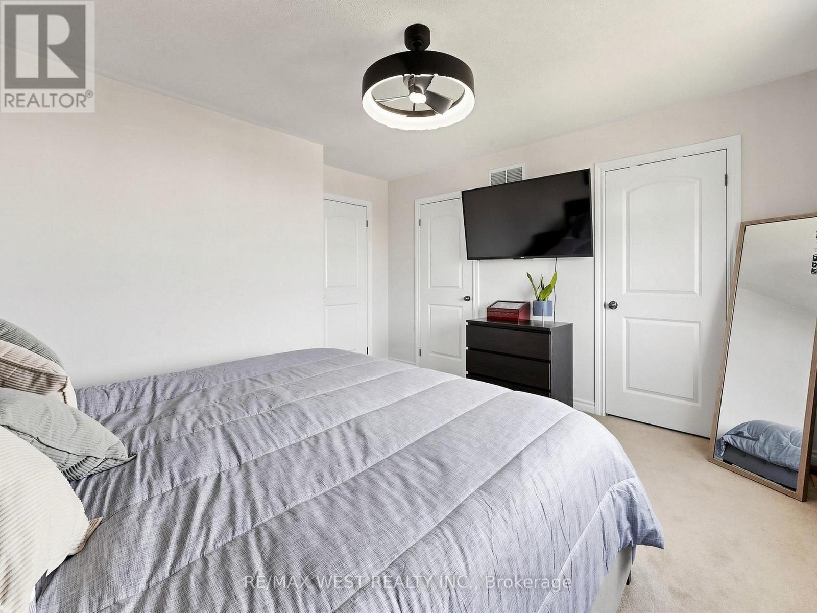 195 Banting Crescent, Essa, Ontario  L0M 1B6 - Photo 13 - N13642274