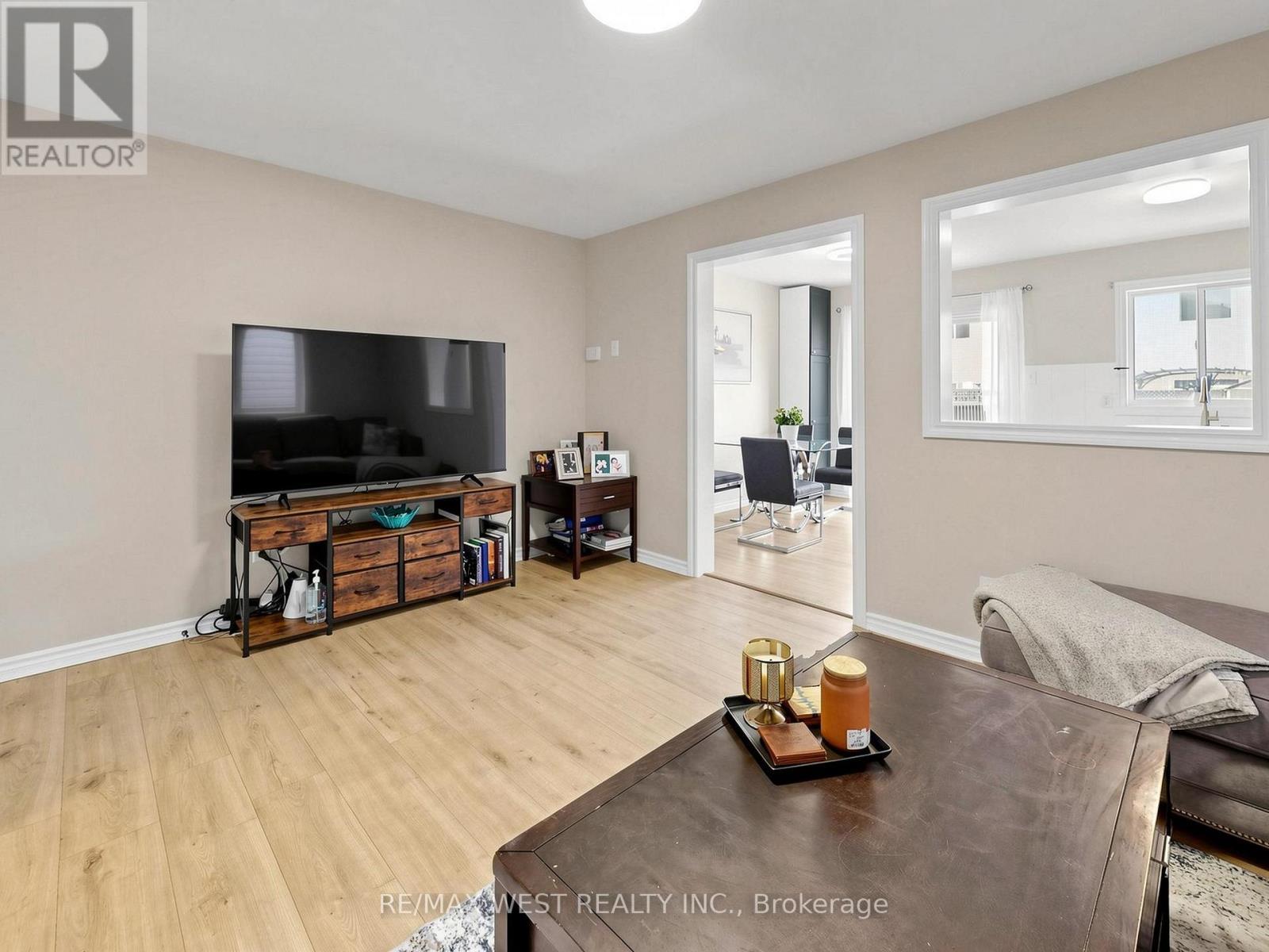 195 Banting Crescent, Essa, Ontario  L0M 1B6 - Photo 6 - N13642274