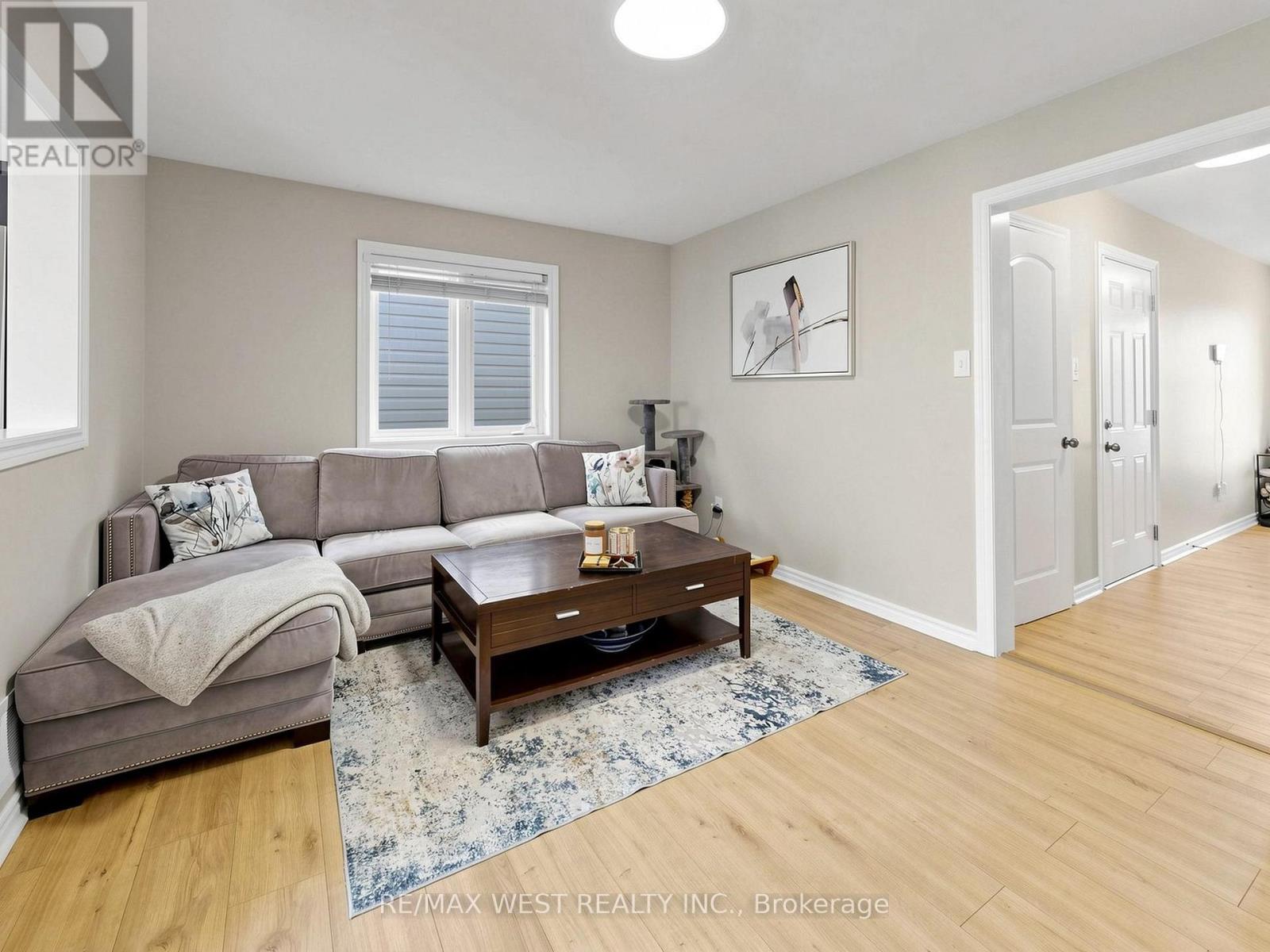 195 Banting Crescent, Essa, Ontario  L0M 1B6 - Photo 7 - N13642274