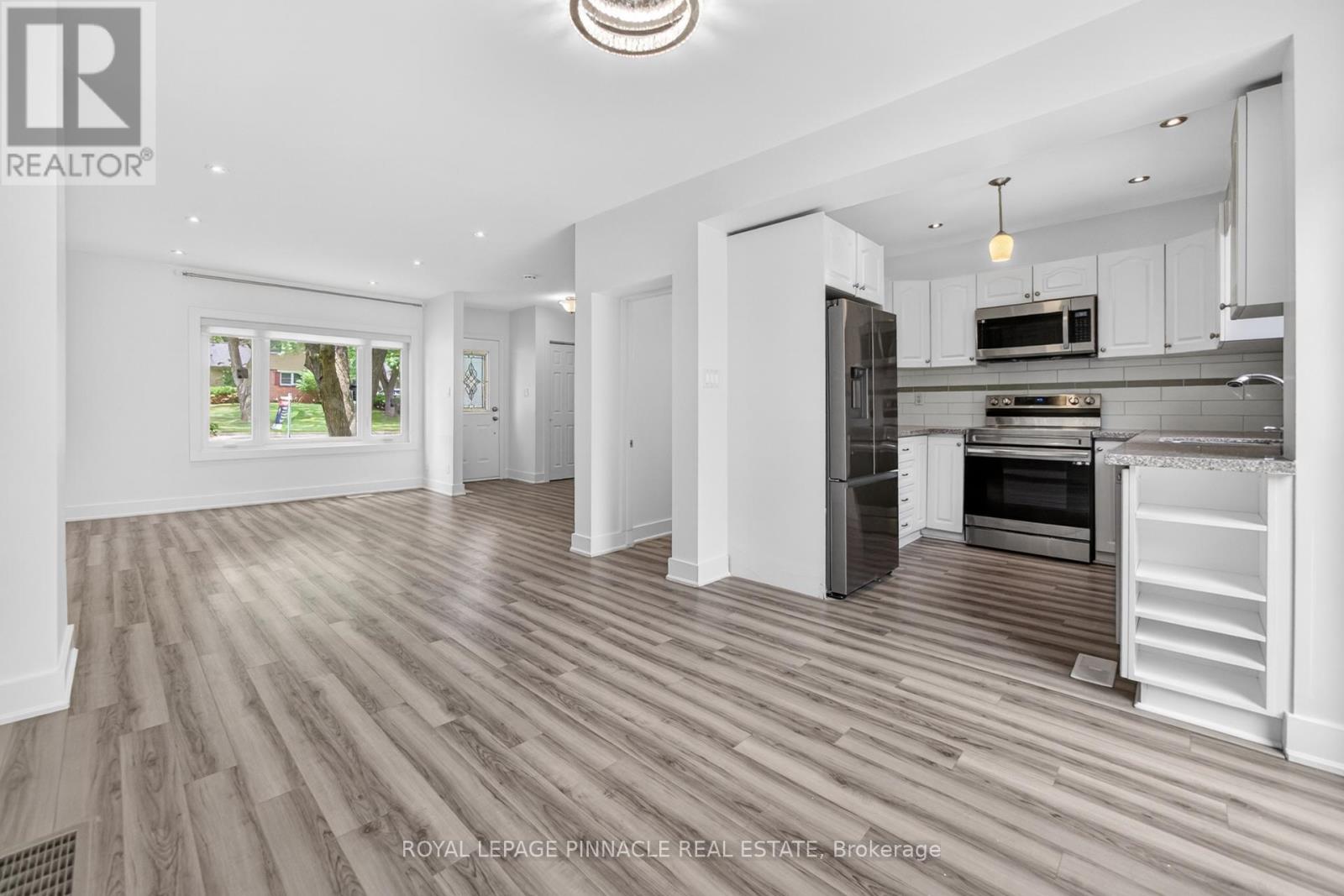 11 Elizabeth Street, Markham, Ontario  L3P 2B3 - Photo 15 - N13642346
