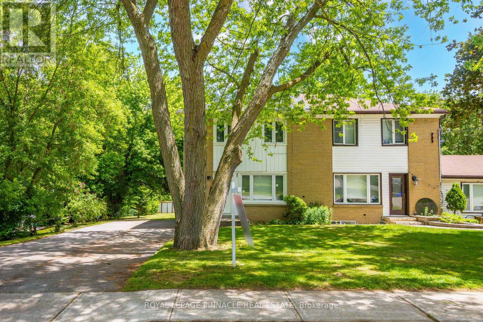 11 Elizabeth Street, Markham, Ontario  L3P 2B3 - Photo 2 - N13642346