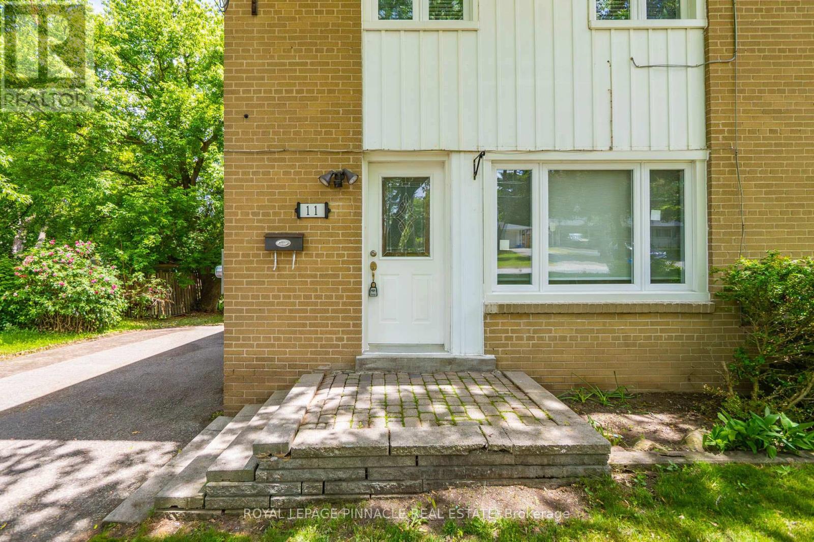 11 Elizabeth Street, Markham, Ontario  L3P 2B3 - Photo 5 - N13642346