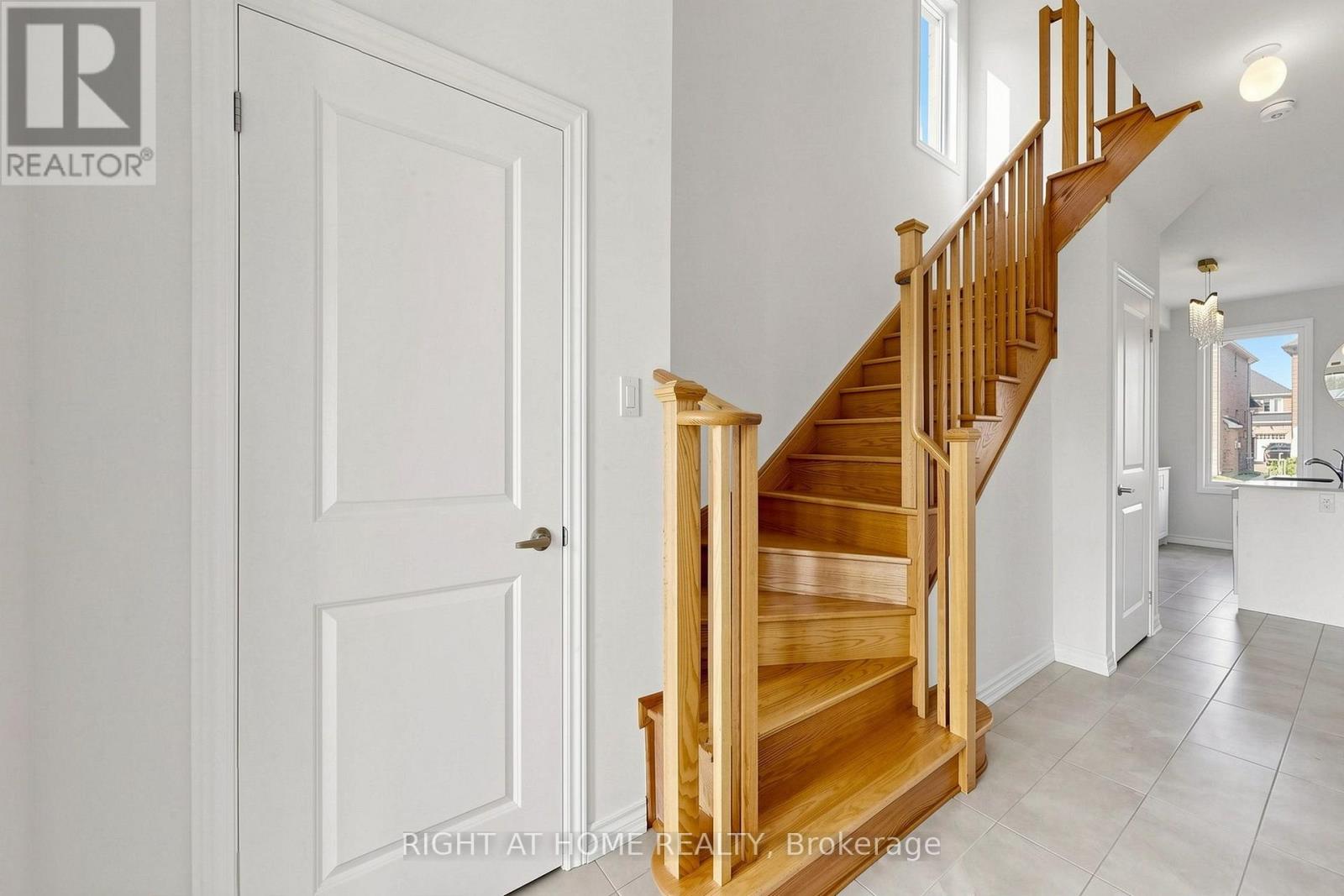 40 Ainslie Hill Crescent, Georgina, Ontario  L0E 1R0 - Photo 17 - N13642384