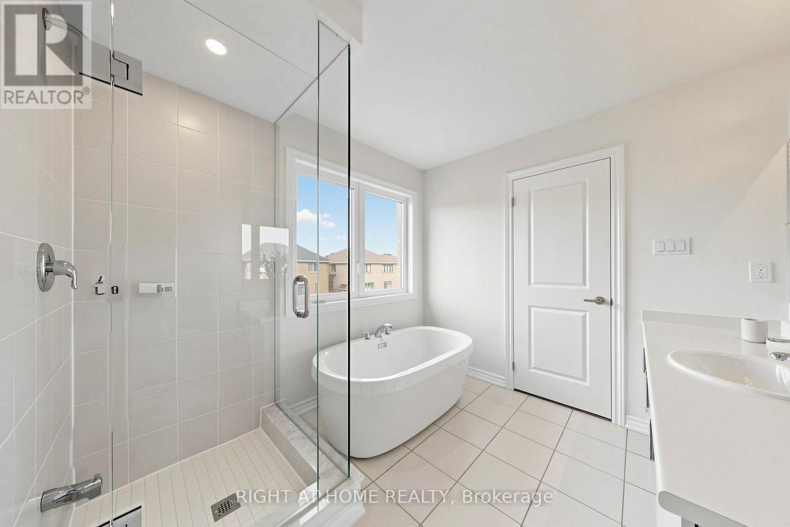 40 Ainslie Hill Crescent, Georgina, Ontario  L0E 1R0 - Photo 24 - N13642384