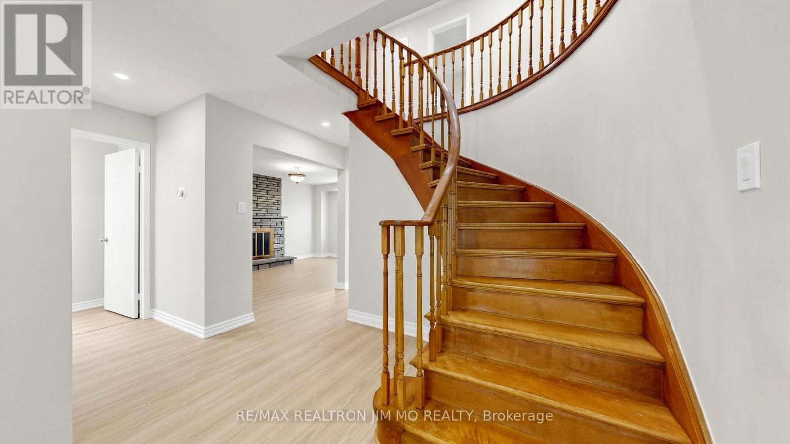 162 Biscayne Boulevard, Georgina, Ontario  L4P 3M1 - Photo 13 - N13642386