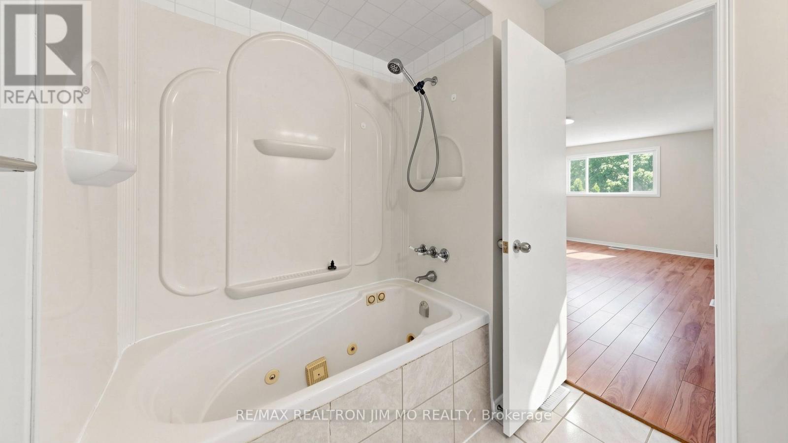 162 Biscayne Boulevard, Georgina, Ontario  L4P 3M1 - Photo 20 - N13642386