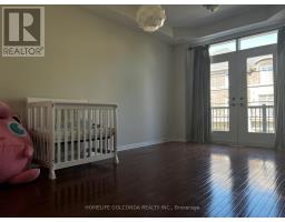 139 CHAPMAN COURT, Aurora, Ontario