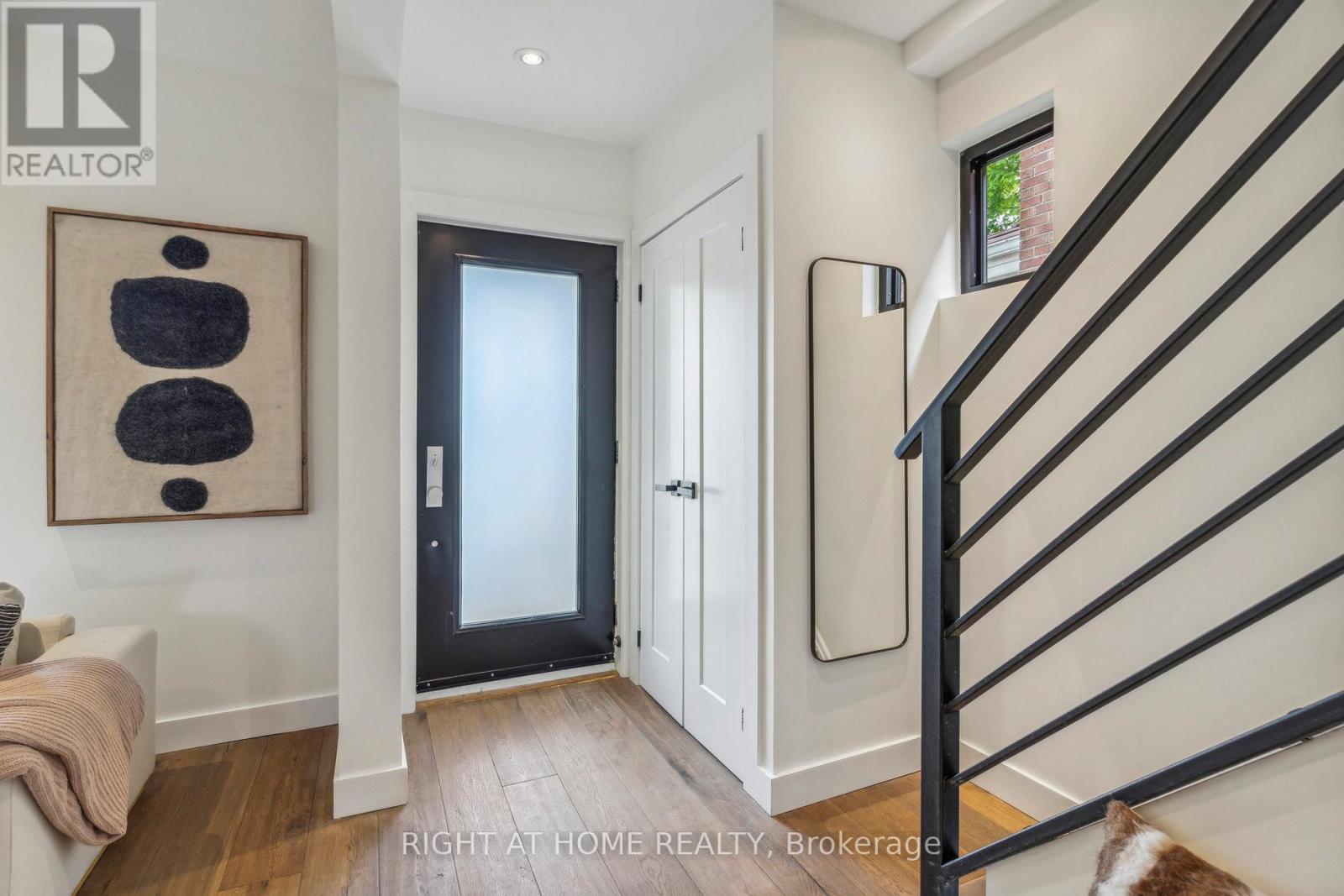 141 O'connor Drive, Toronto, Ontario  M4J 2S6 - Photo 4 - E13486542