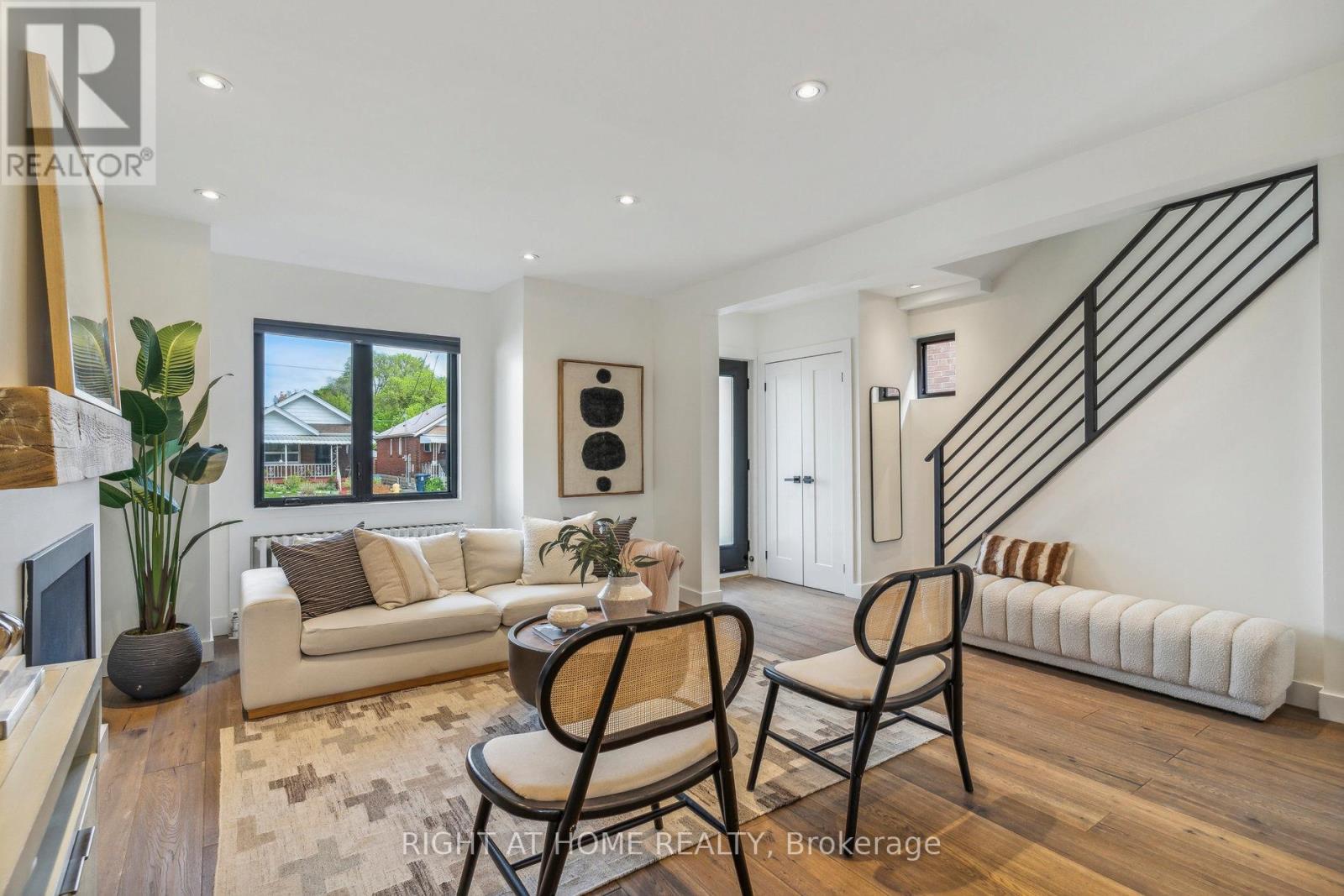 141 O'connor Drive, Toronto, Ontario  M4J 2S6 - Photo 8 - E13486542