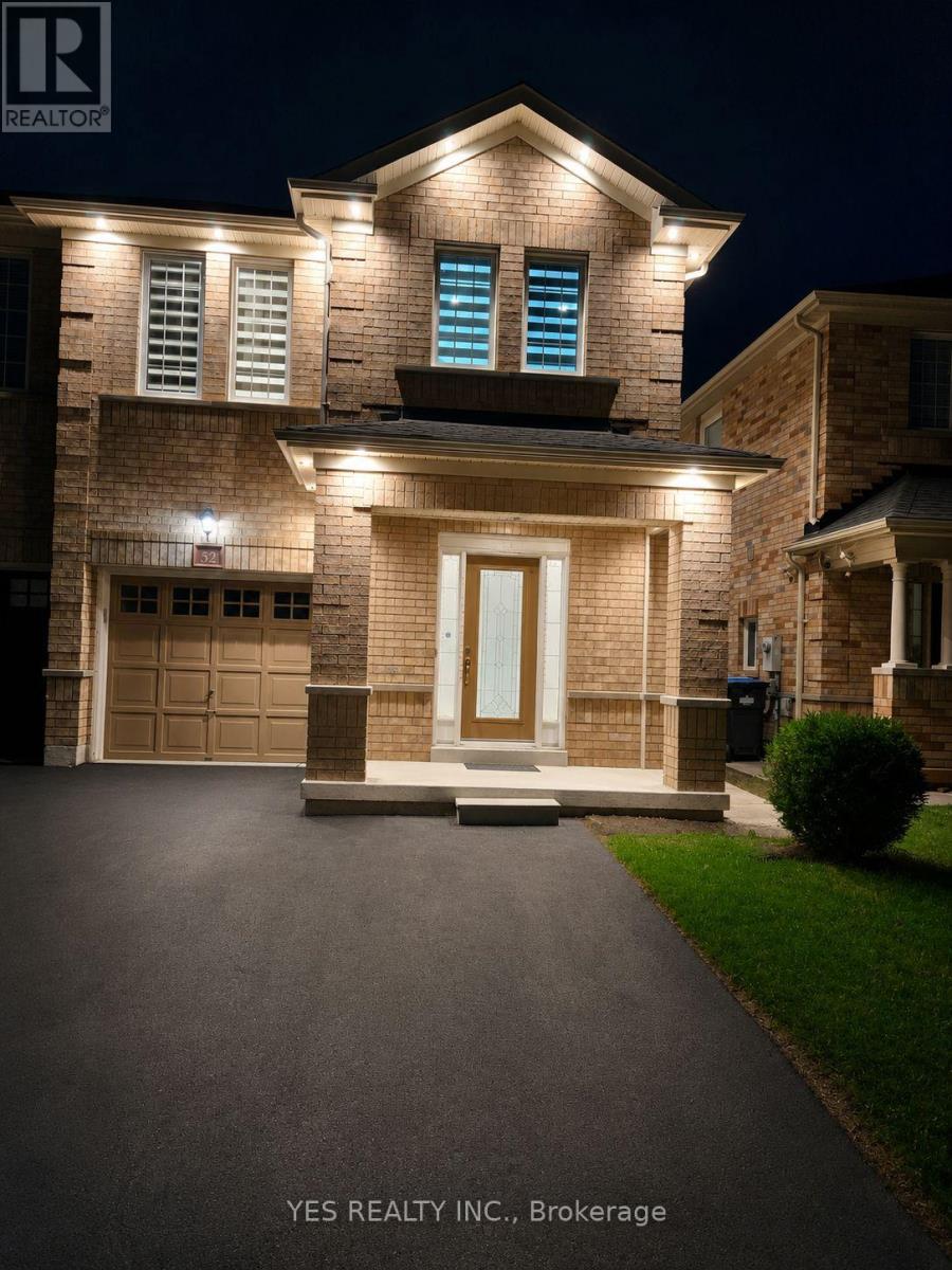 52 HOLLINGSWORTH CIRCLE, Brampton, Ontario