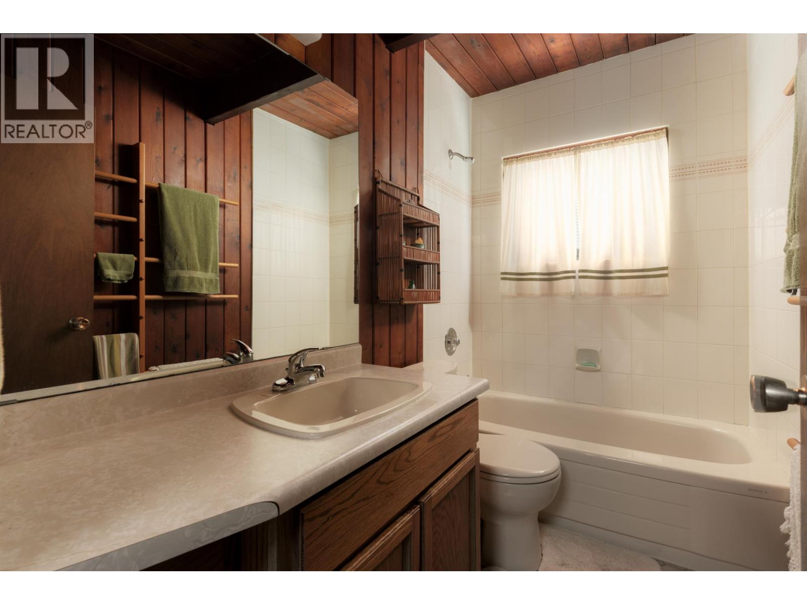 4568 Marineview Crescent, North Vancouver, British Columbia  V7R 3P2 - Photo 24 - R3152371