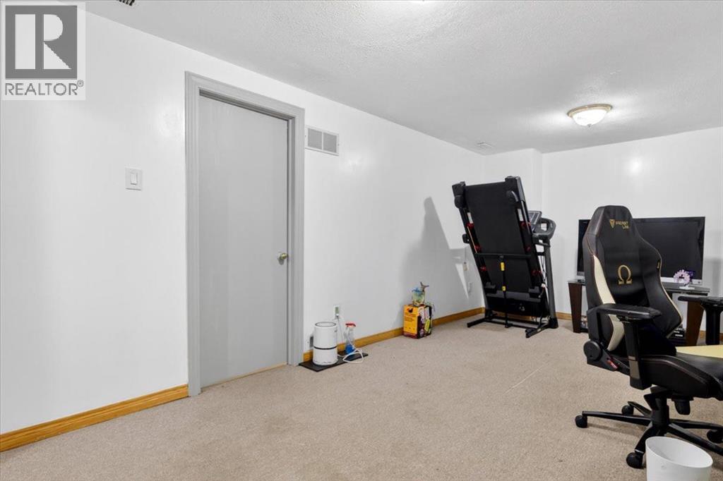 256 Callingwood Place NW, Edmonton, Alberta  T5T 2C6 - Photo 25 - A2304808