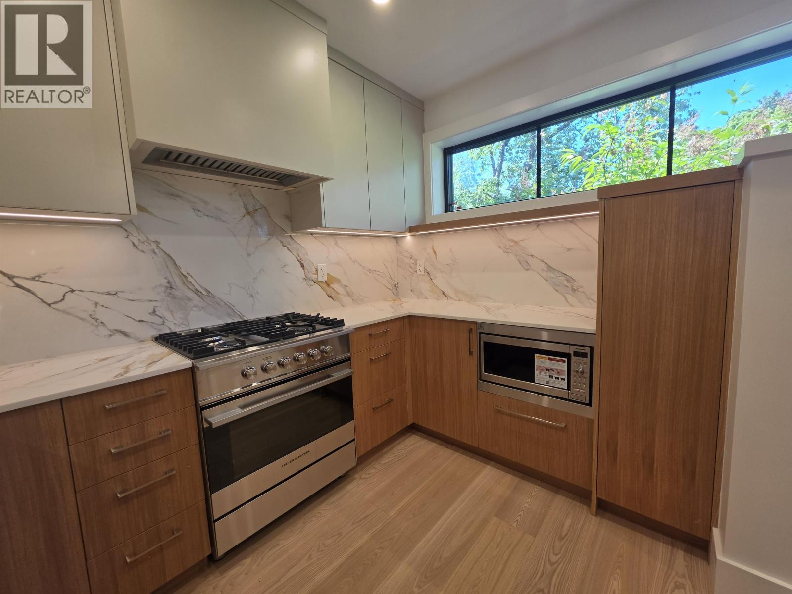 2570 W 2nd Avenue, Vancouver, British Columbia  V6K 1J8 - Photo 5 - R3136470