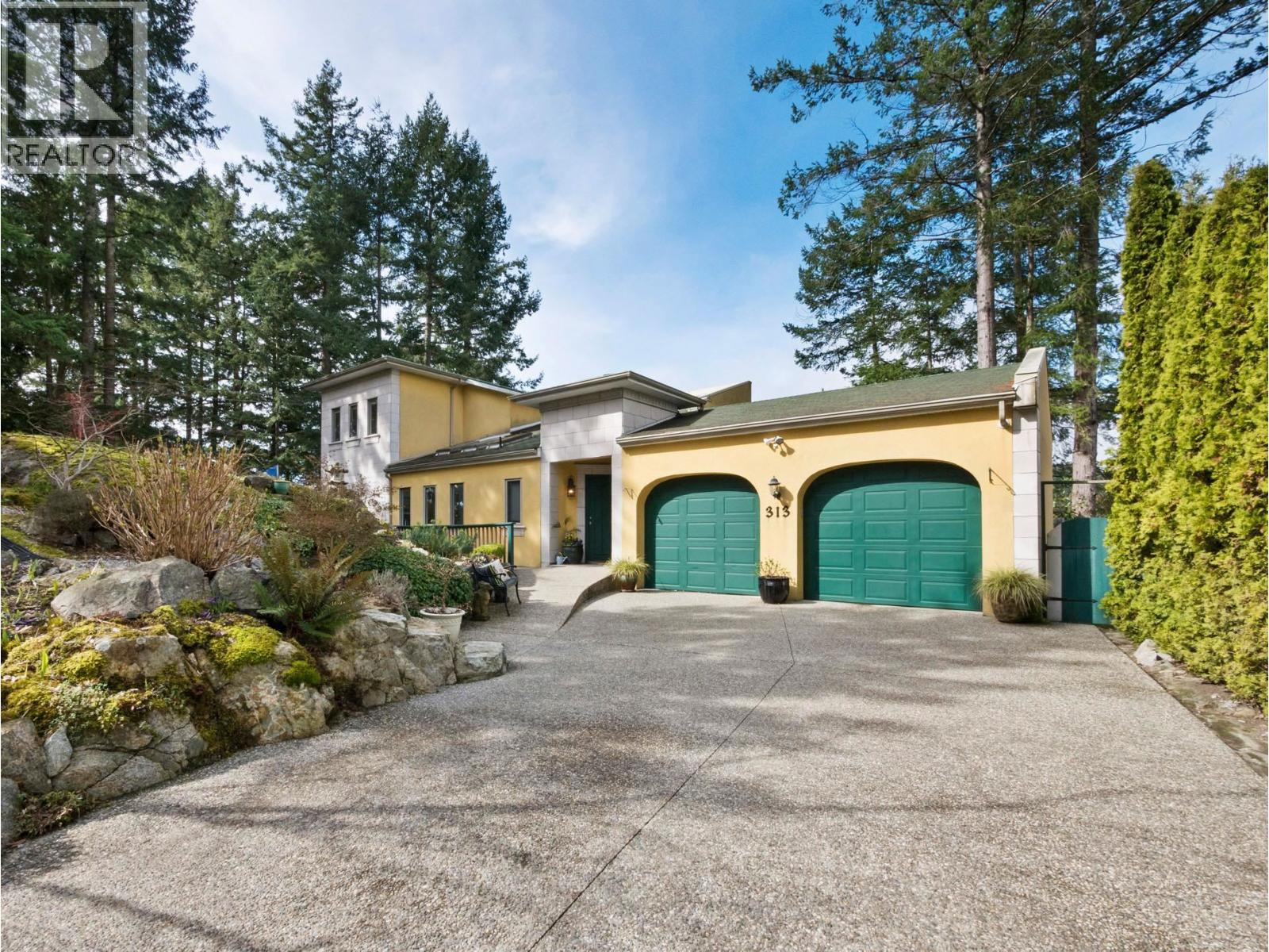313 SKYLINE DRIVE, Gibsons, British Columbia