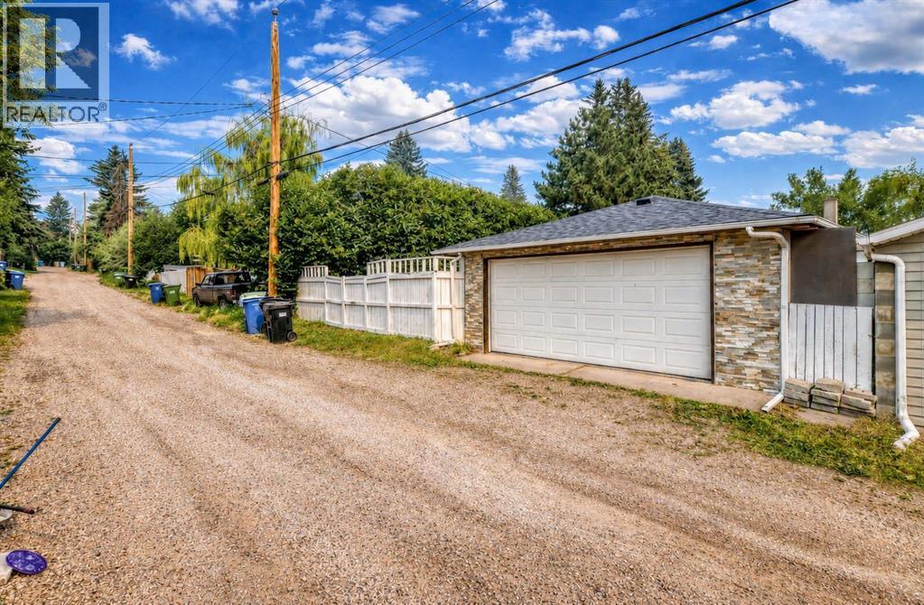 39 Healy Drive SW, Calgary, Alberta  T2V 2Z8 - Photo 31 - A2331950