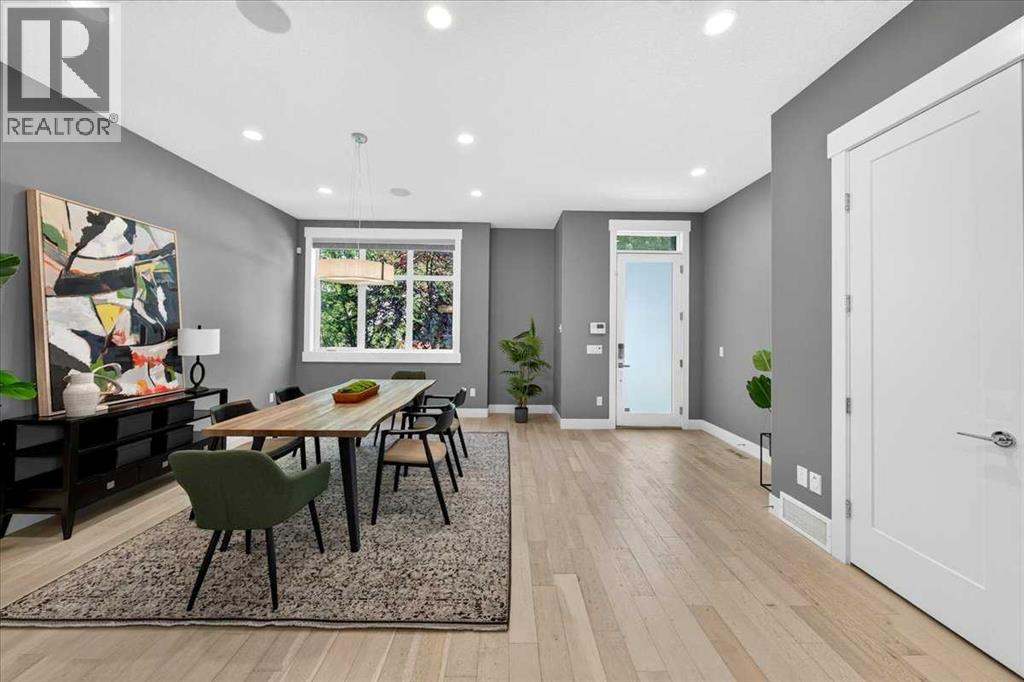 217 32 Avenue NW, Calgary, Alberta  T2M 2P8 - Photo 2 - A2333284
