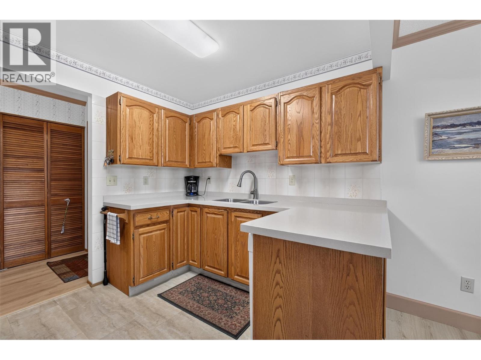 1229 Bernard Avenue Unit# 102, Kelowna, British Columbia  V1Y 6R3 - Photo 8 - 10396094
