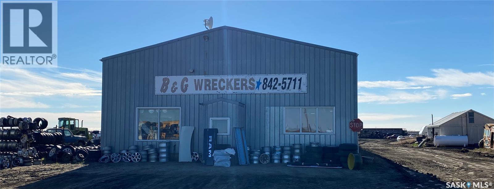 B & G Wreckers, Brokenshell Rm No. 68, Saskatchewan