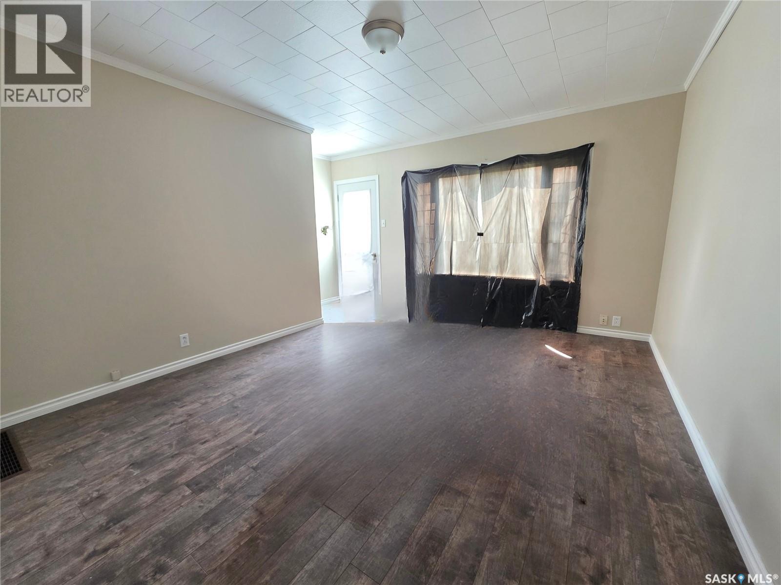 1119 Chaplin Street E, Swift Current, Saskatchewan  S9H 1J9 - Photo 7 - SK044539