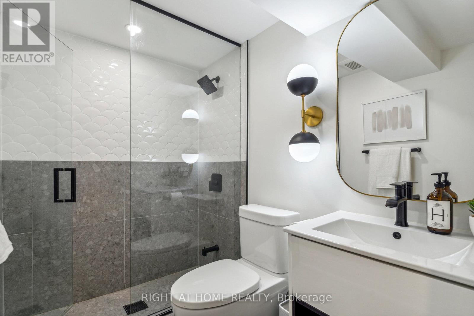 141 O'connor Drive, Toronto, Ontario  M4J 2S6 - Photo 37 - E13486542
