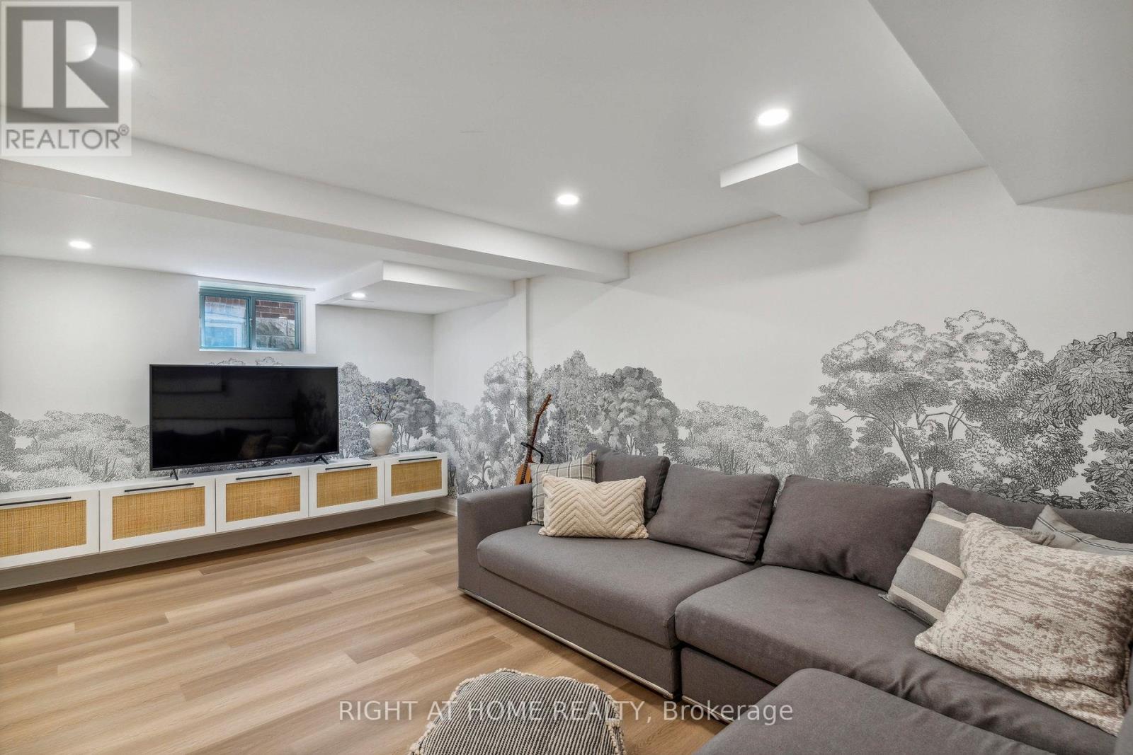 141 O'connor Drive, Toronto, Ontario  M4J 2S6 - Photo 35 - E13486542