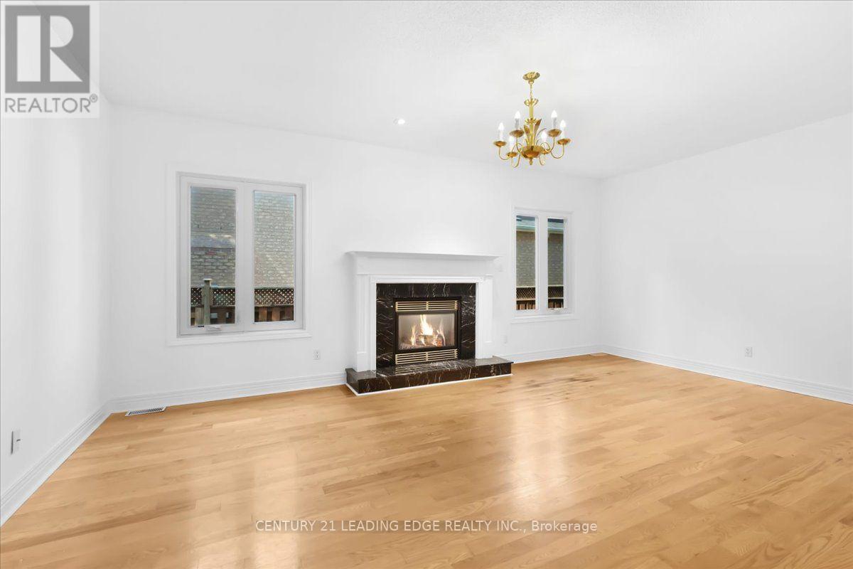 22 Fern Avenue, Richmond Hill, Ontario  L4B 3R6 - Photo 13 - N13638596