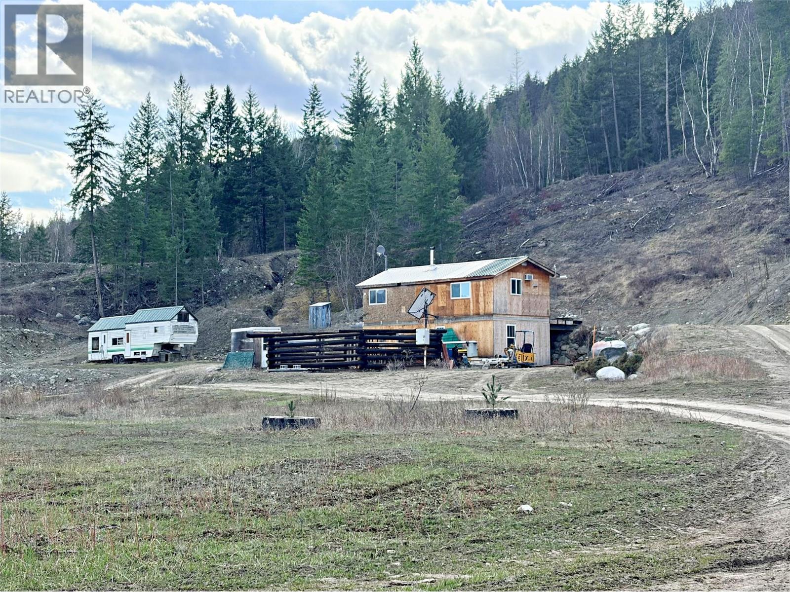 5521 BOULDER MOUNTAIN Road, Barriere, British Columbia