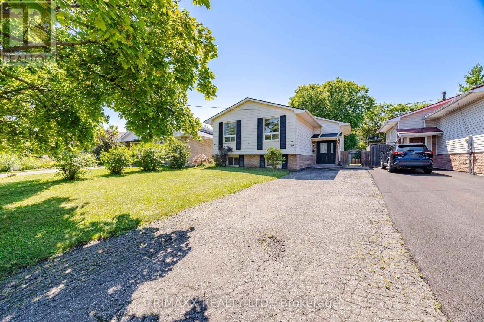 16 Loraine Drive, St. Catharines, Ontario  L2P 3N8 - Photo 3 - X13639646