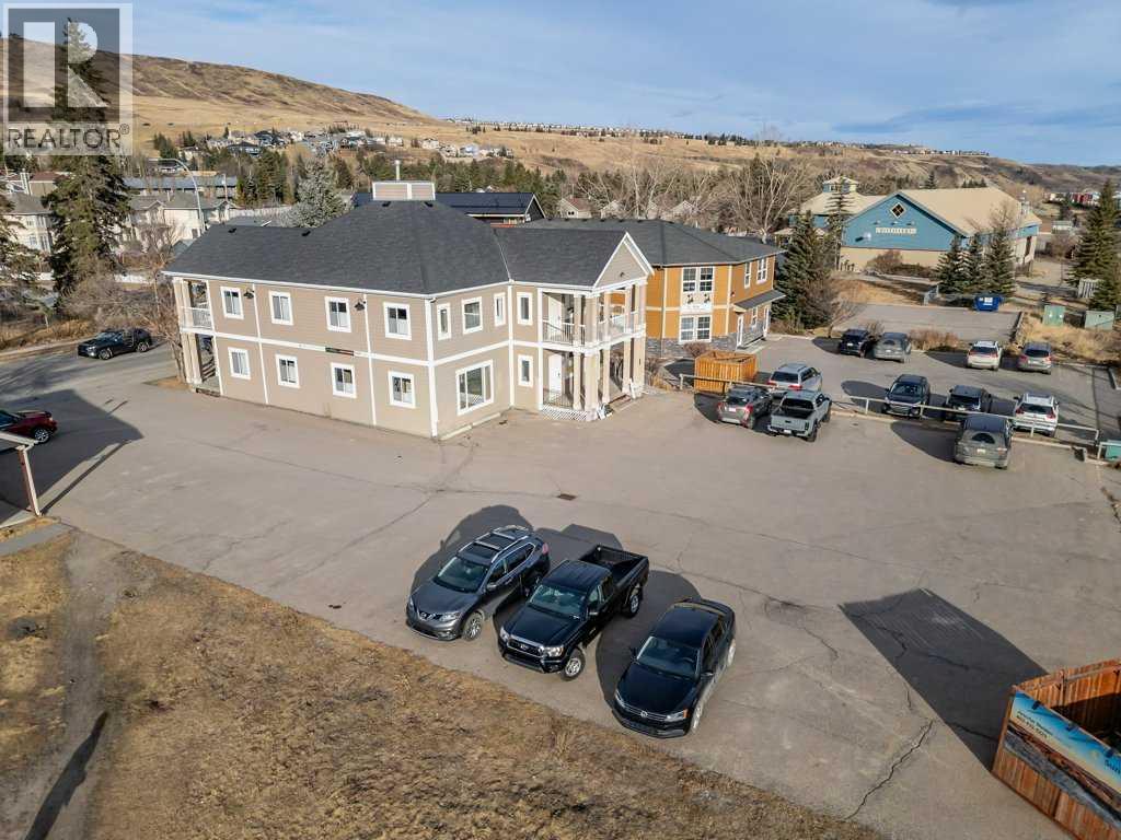 3 & 4, 307 1 Street E, Cochrane, Alberta  T4C 1Z3 - Photo 1 - A2335058