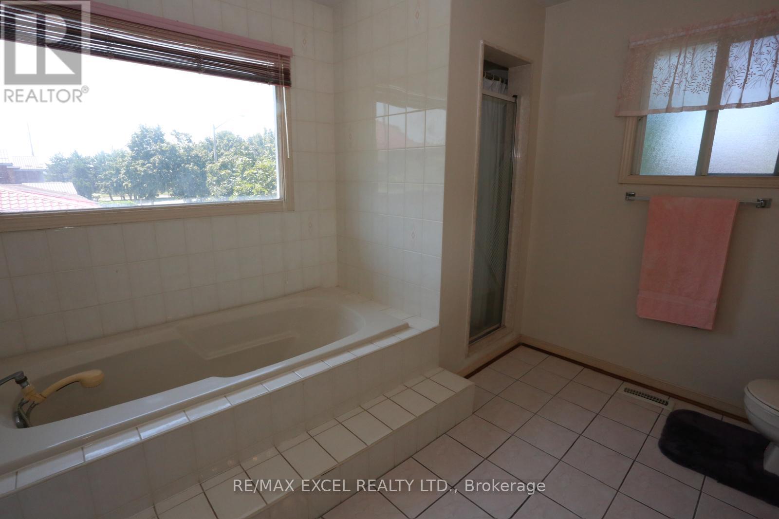 93 Olivewood Drive, Markham, Ontario  L3S 3E2 - Photo 13 - N13641754