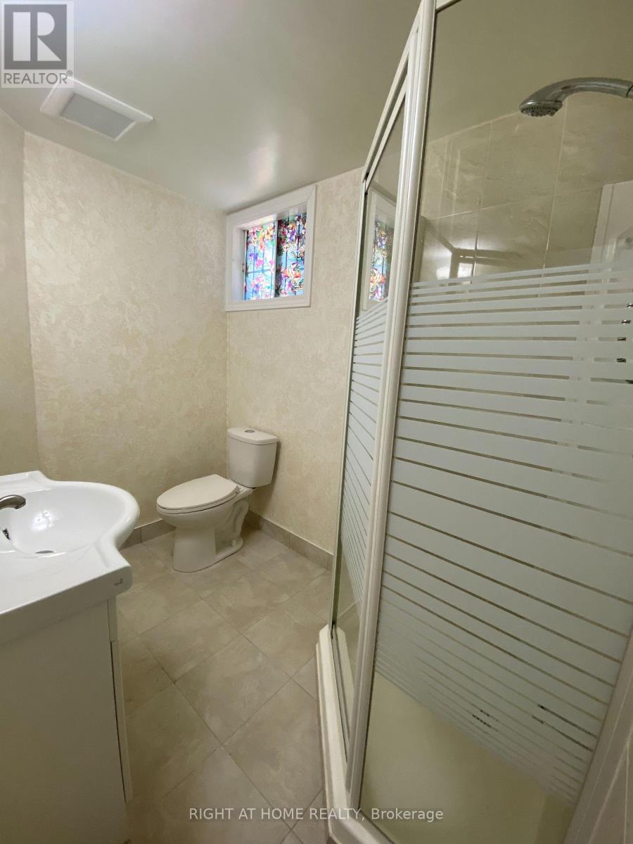 Bsmt - 6330 Lorca Crescent, Mississauga, Ontario  L5N 2J4 - Photo 2 - W13637158