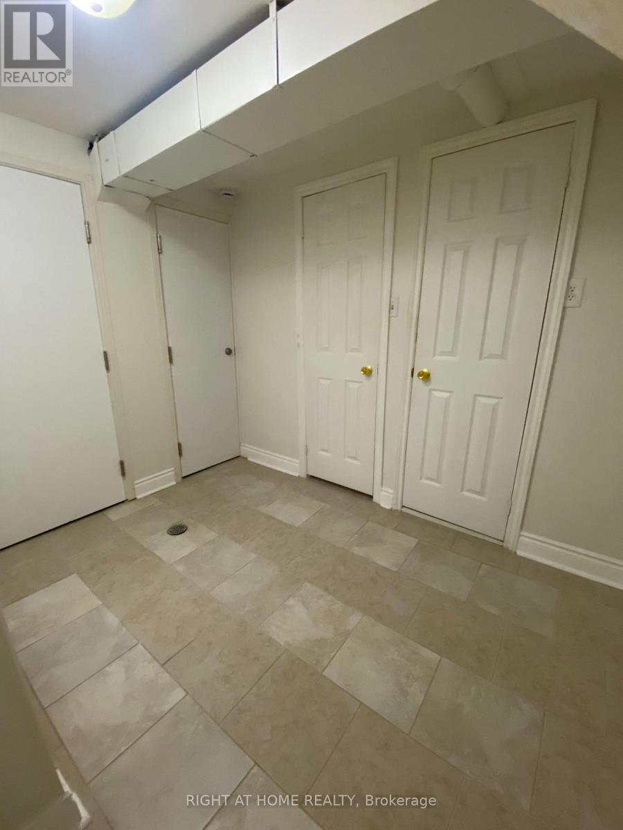 Bsmt - 6330 Lorca Crescent, Mississauga, Ontario  L5N 2J4 - Photo 4 - W13637158