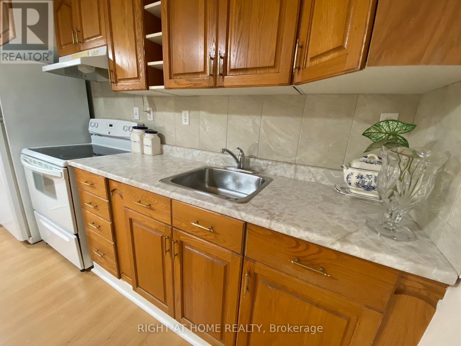 Bsmt - 6330 Lorca Crescent, Mississauga, Ontario  L5N 2J4 - Photo 8 - W13637158