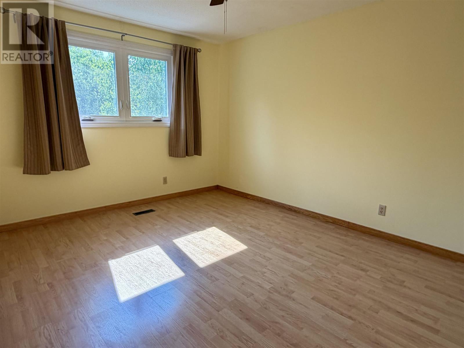 55 Esten Dr S, Elliot Lake, Ontario  P5A 3M9 - Photo 15 - SM262063