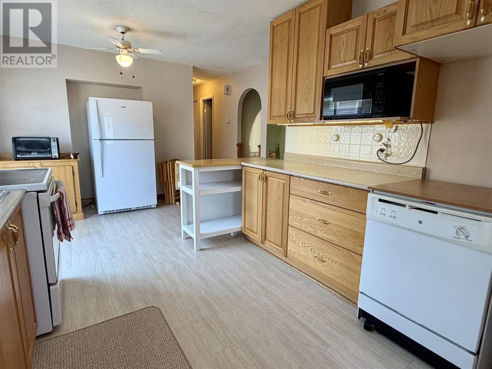 55 Esten Dr S, Elliot Lake, Ontario  P5A 3M9 - Photo 4 - SM262063