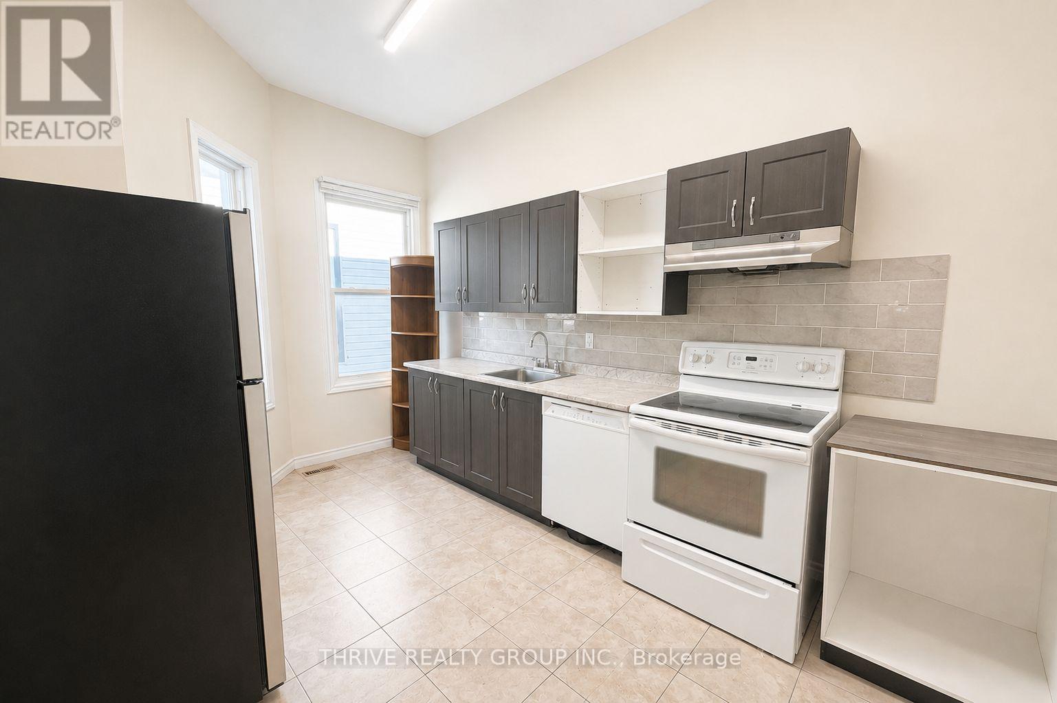 Rear - 220 Hamilton Road, London East, Ontario  N5Z 1R1 - Photo 4 - X13642418