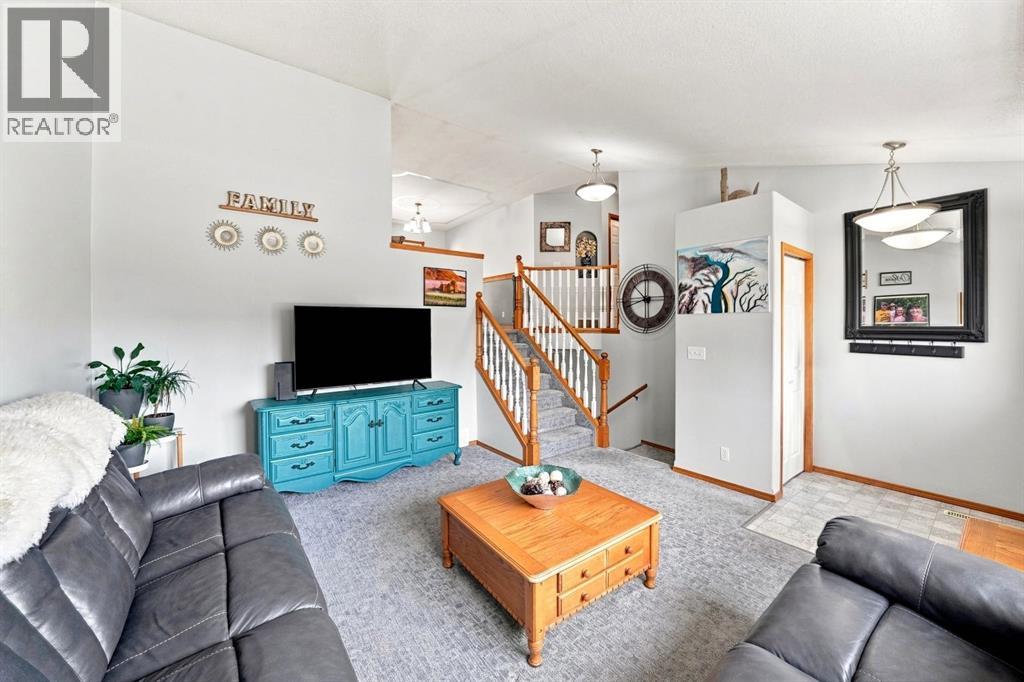 155 Lampard Crescent, Red Deer, Alberta  T4R 2W7 - Photo 6 - A2329074