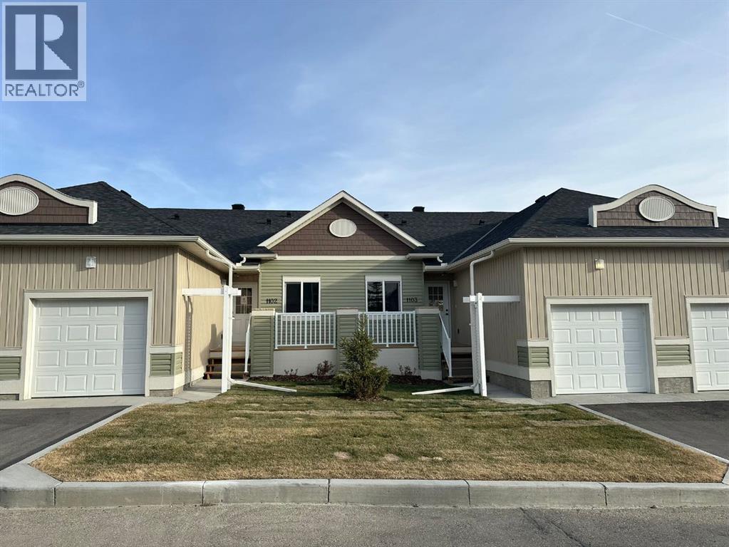 1103 Clover Close, Carstairs, Alberta  T0M 0N0 - Photo 2 - A2305133