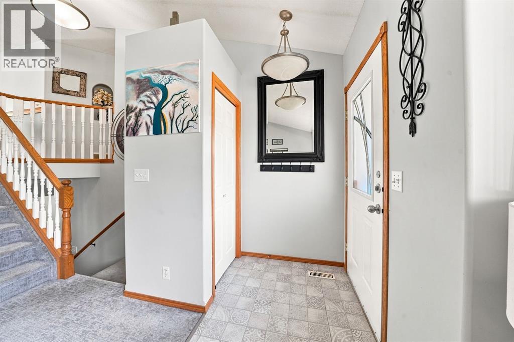 155 Lampard Crescent, Red Deer, Alberta  T4R 2W7 - Photo 4 - A2329074