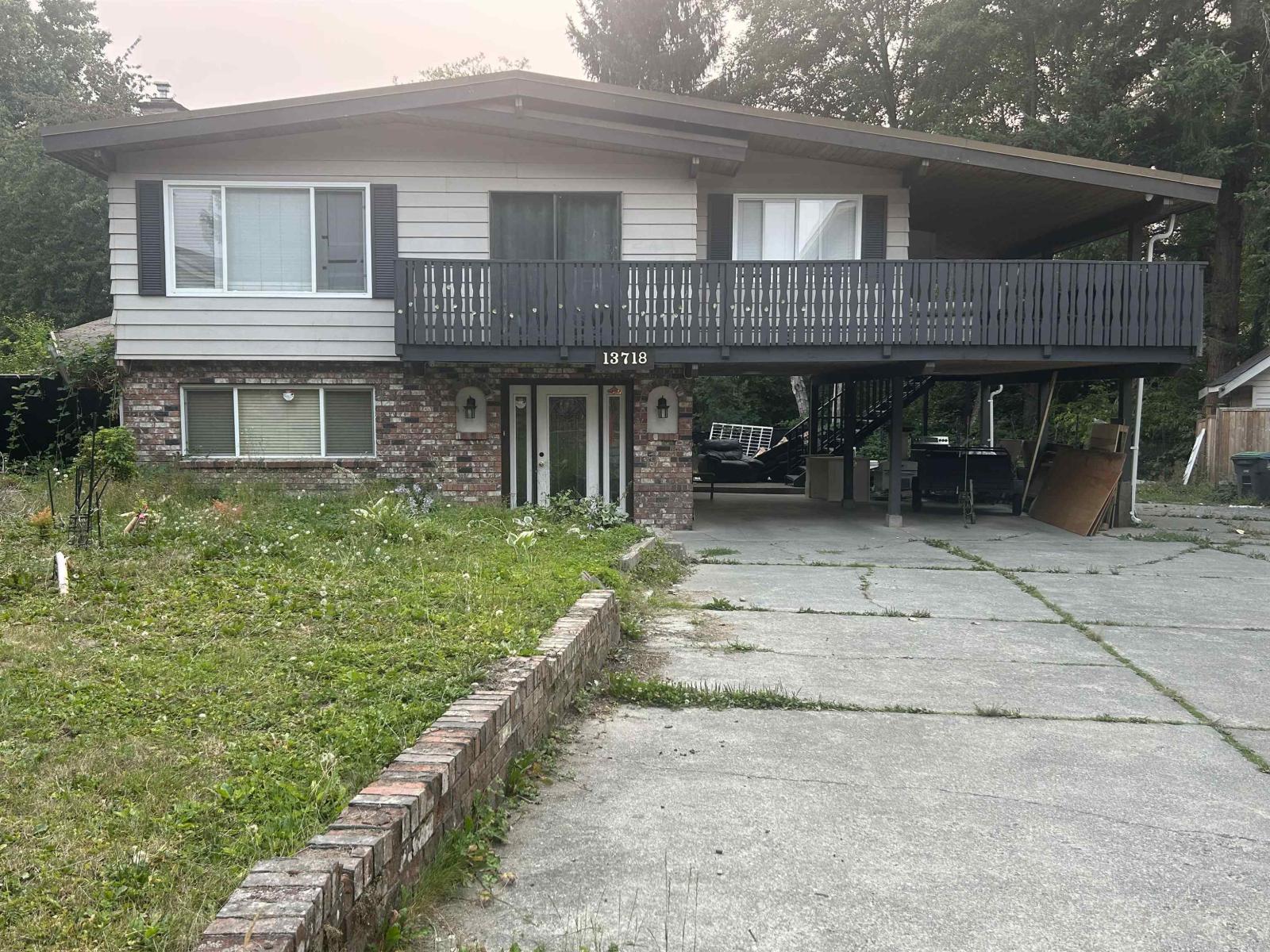 13718 Glen Place, Surrey, British Columbia  V3V 6L5 - Photo 1 - R3149670
