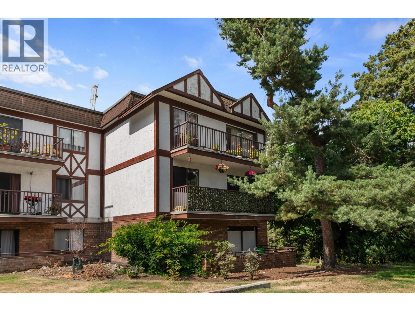 204 131 W 4th Street, North Vancouver, British Columbia  V7M 3C8 - Photo 2 - R3145580