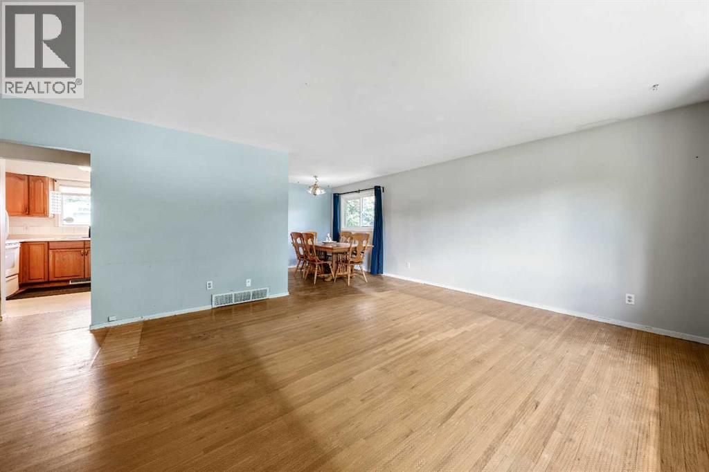 1032 89 Avenue SW, Calgary, Alberta  T2v 0W4 - Photo 7 - A2318175
