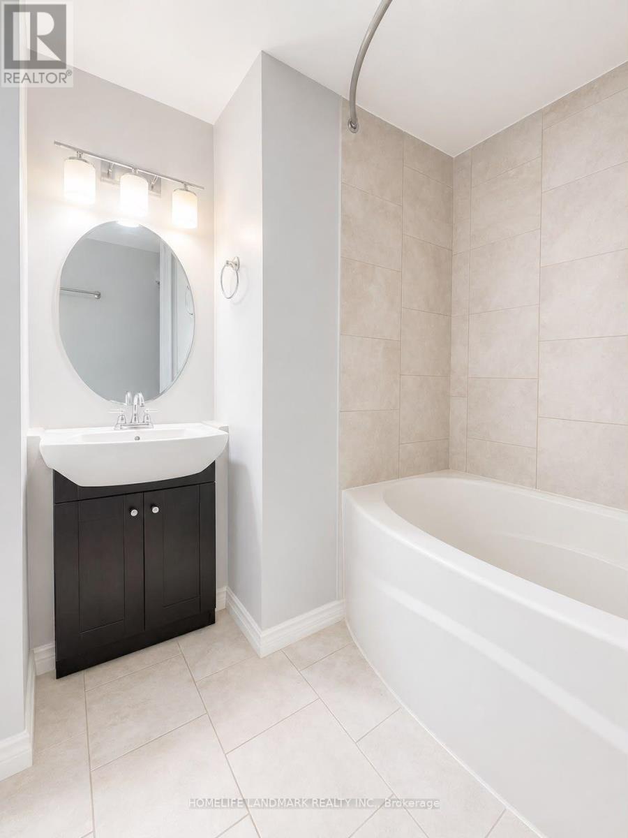 45 Sandusky Crescent, Aurora, Ontario  L4G 3N3 - Photo 11 - N13642460