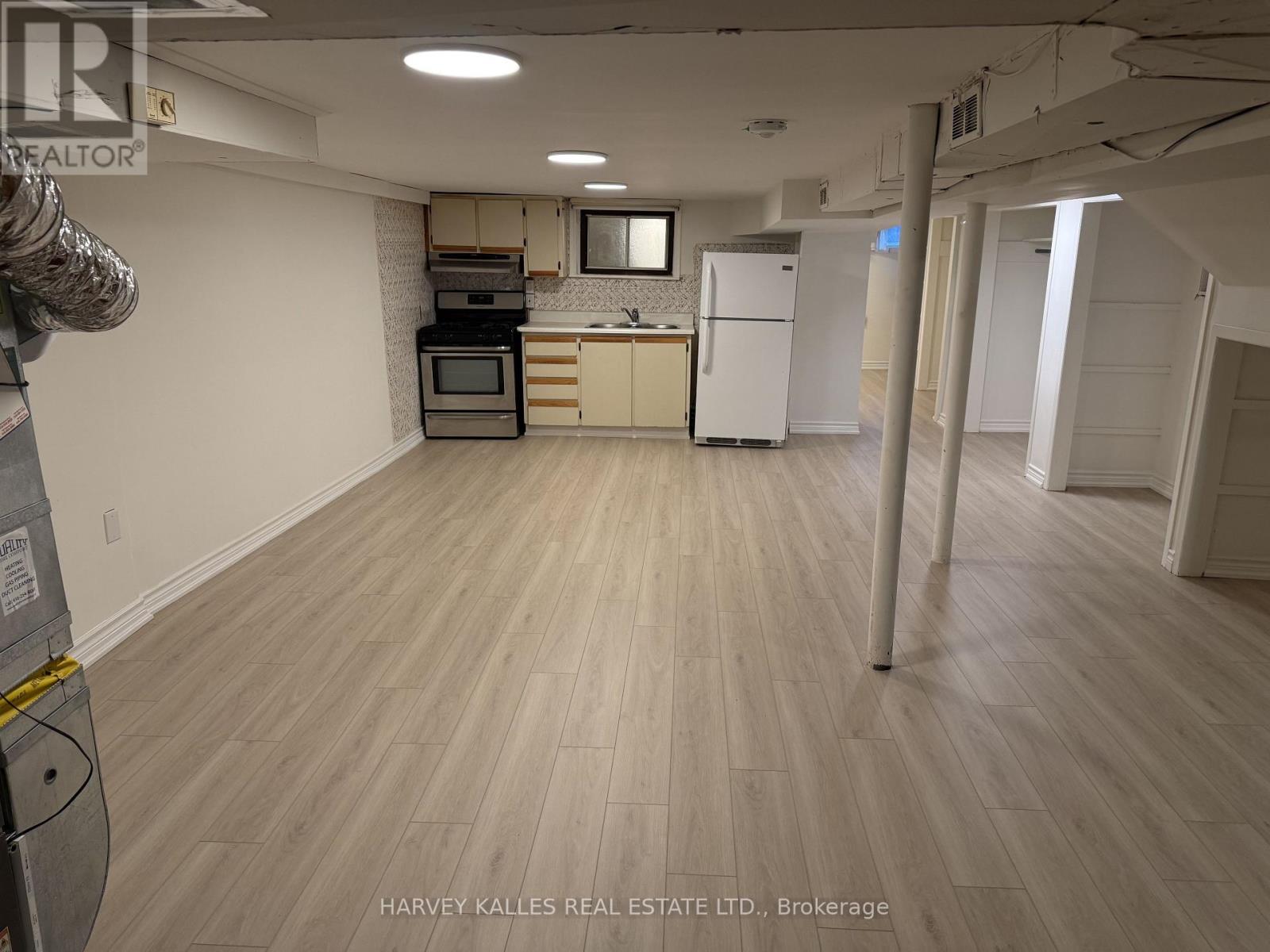 628 Manning Avenue, Toronto, Ontario  M6G 2V9 - Photo 4 - C13642362