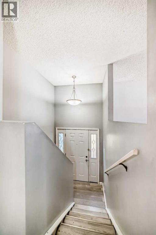 D, 903 44 Street SE, Calgary, Alberta  T2A 5K7 - Photo 4 - A2326690